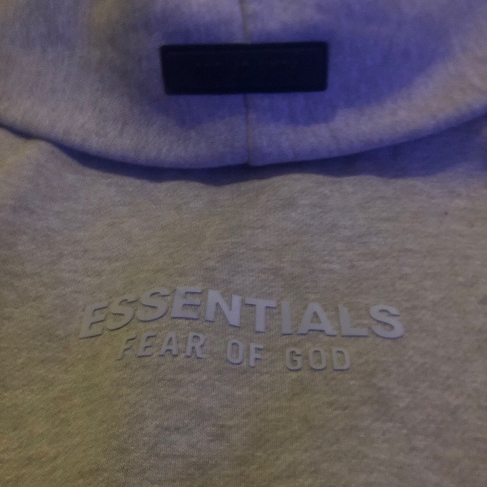 I’m selling a essentials hoodie brand new